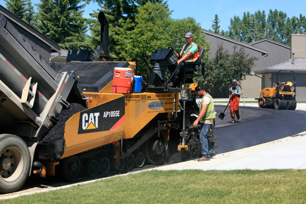 Best Asphalt Driveway Paving in Olney, IL